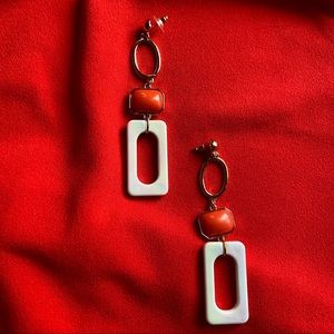 ✨White and Orange Dangling Earrings ✨